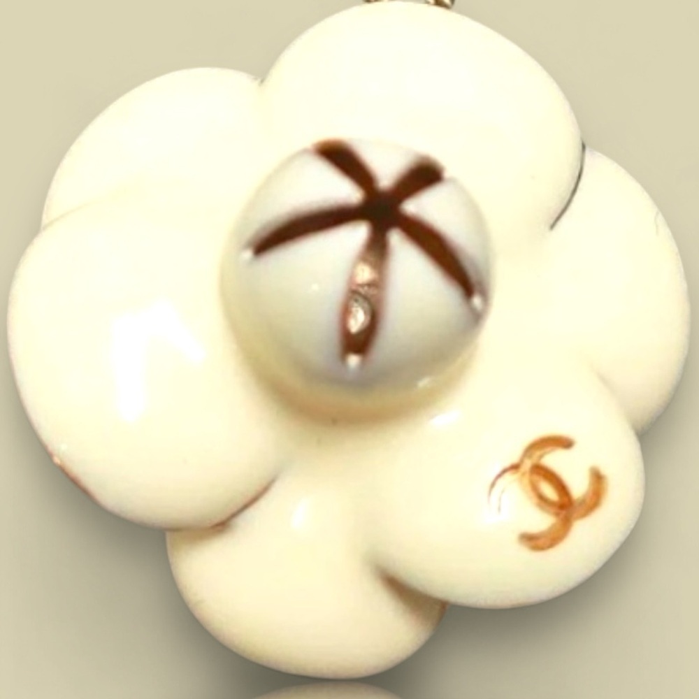 CHANEL White Camellia Flower with Original Chain RARE AUTHENTIC ORIGINAL BOX​ - Picture 8 of 9